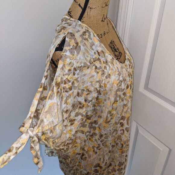 rafaella cold shoulder top - Picture 2 of 4